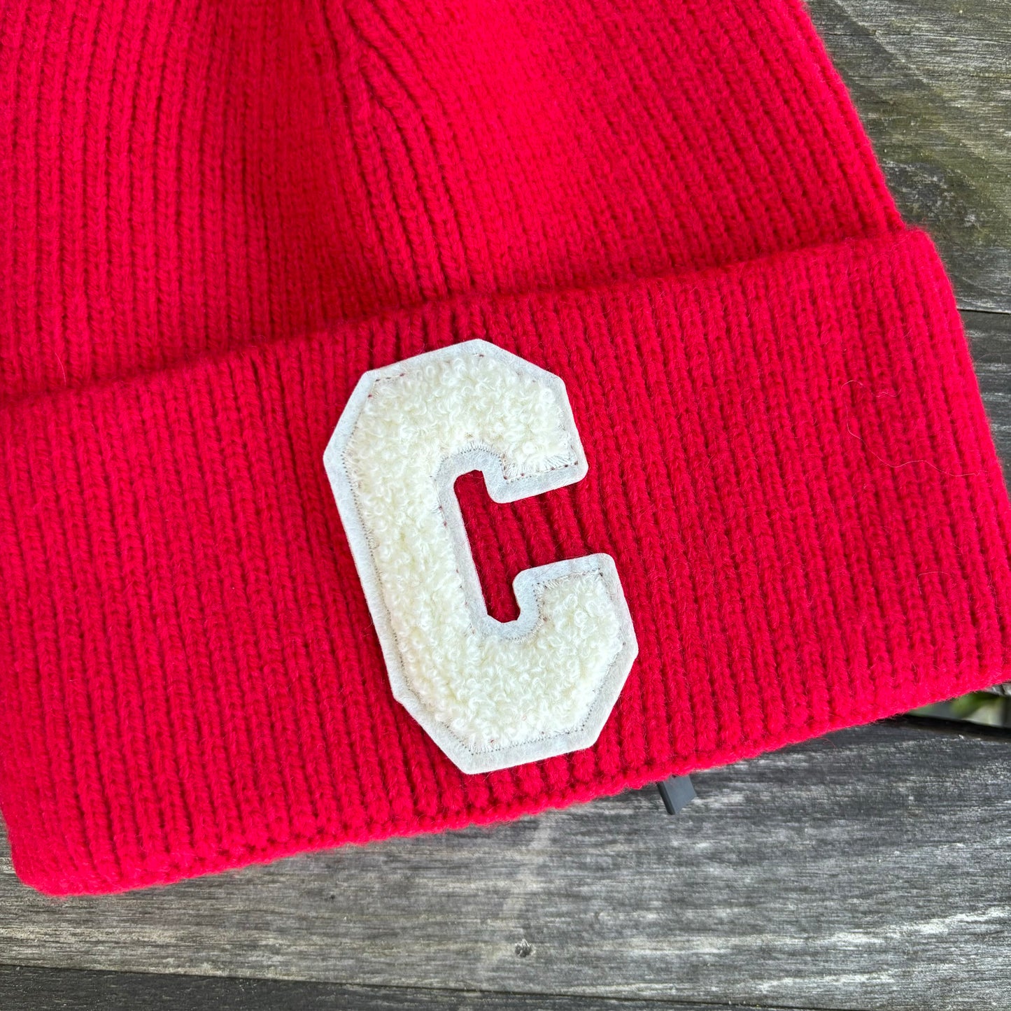 Haube „C“ Rot