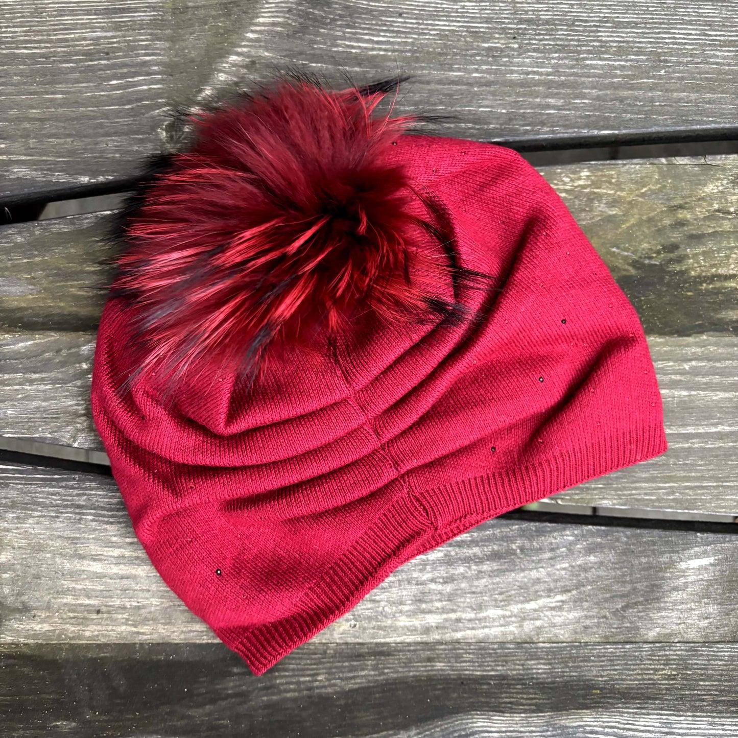 Haube W24-1 Rot mit Strasssteinen