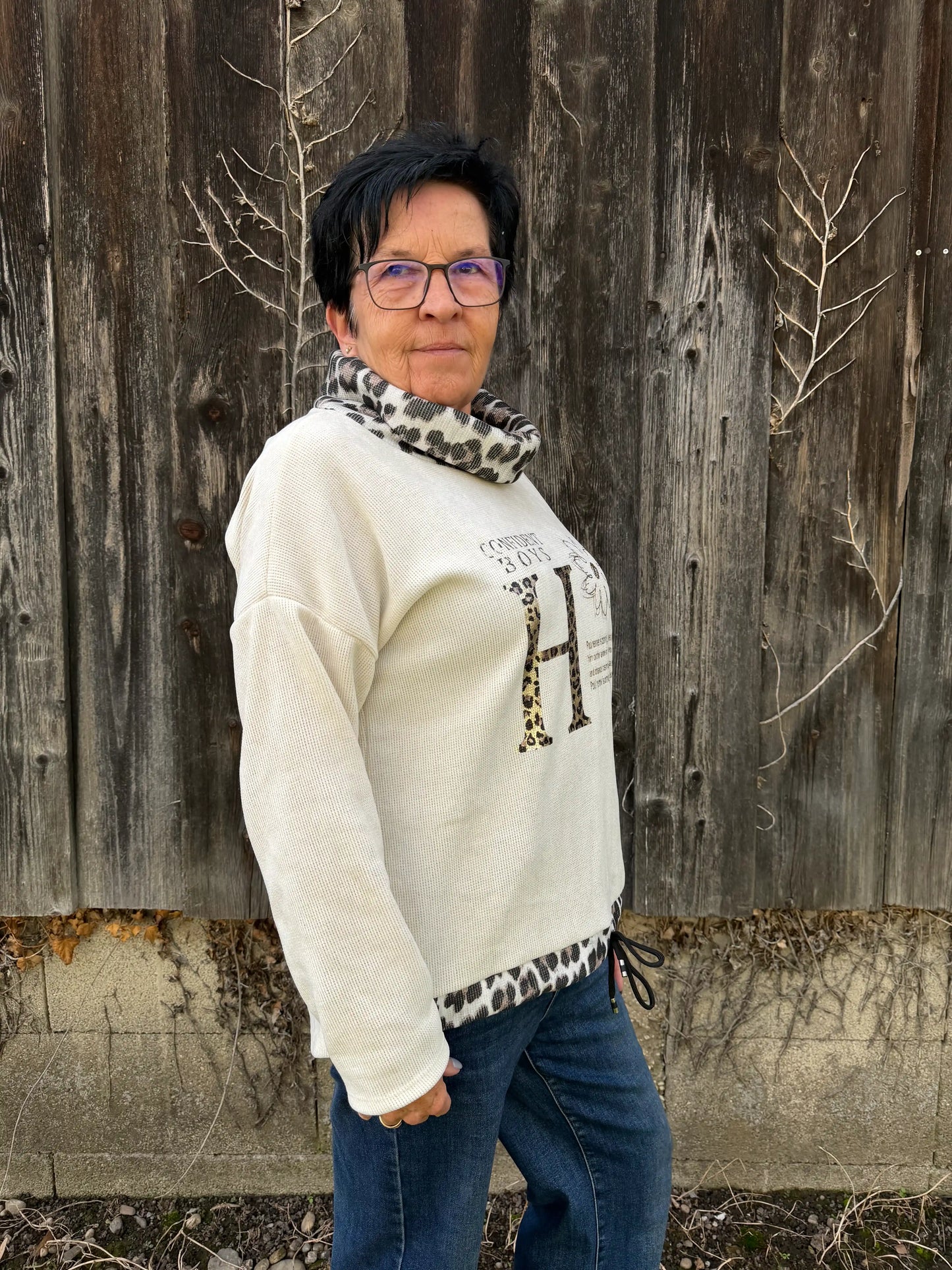 Pullover "H" Offwhite