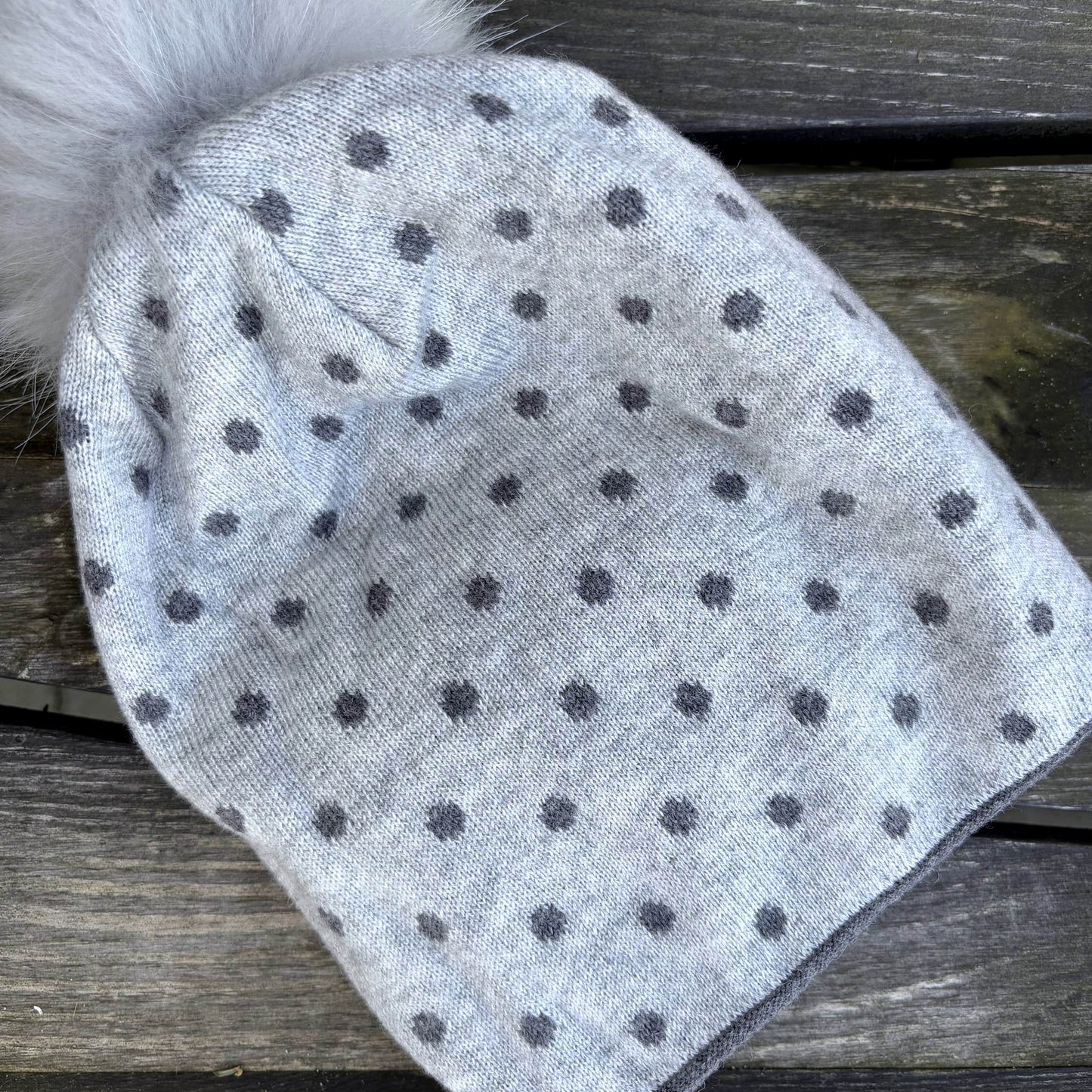 Haube „Punkti“ Grau