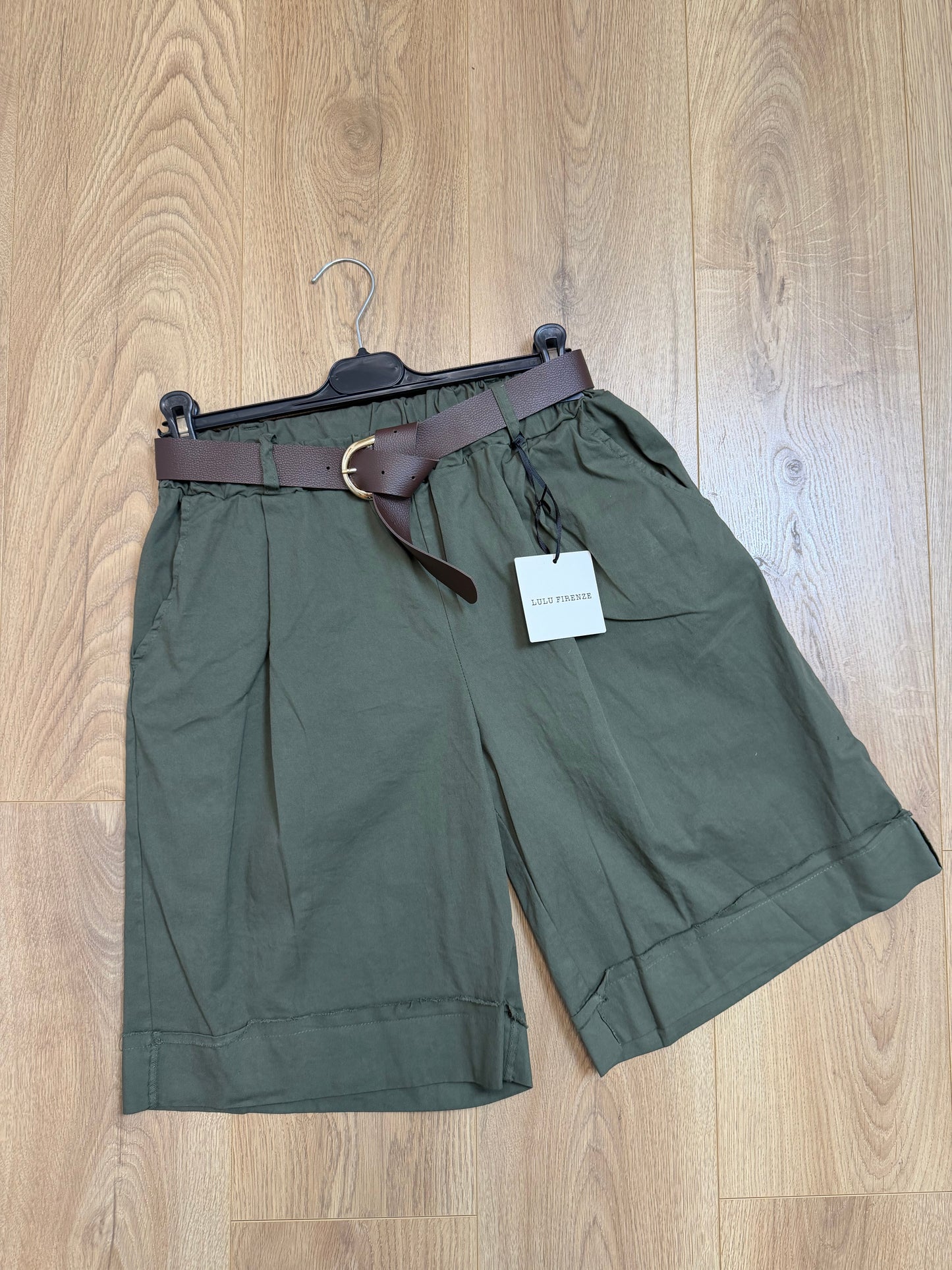 Bermuda-Shorts Olivegrün