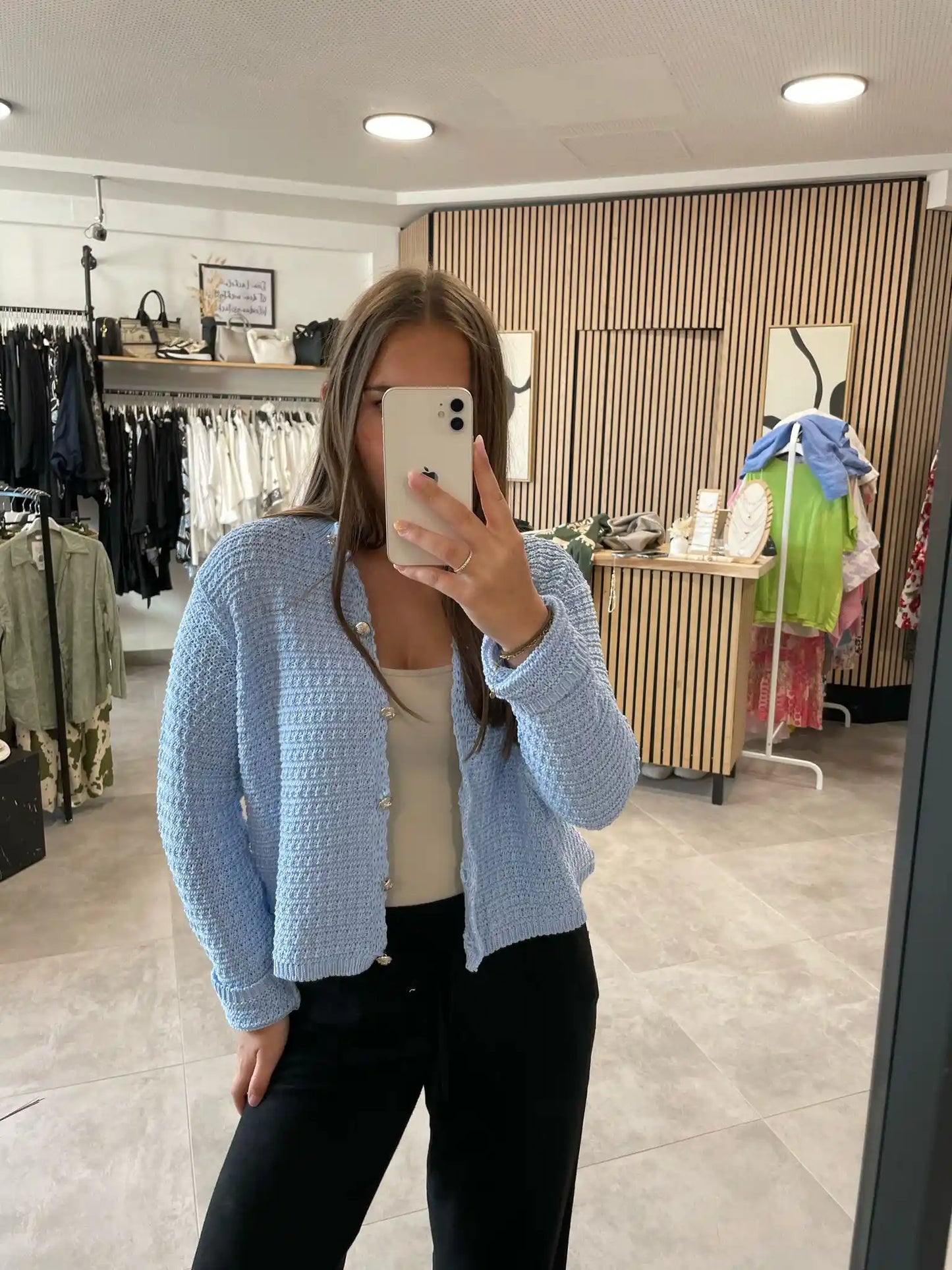 Strickjacke "Goldknöpfchen" Hellblau