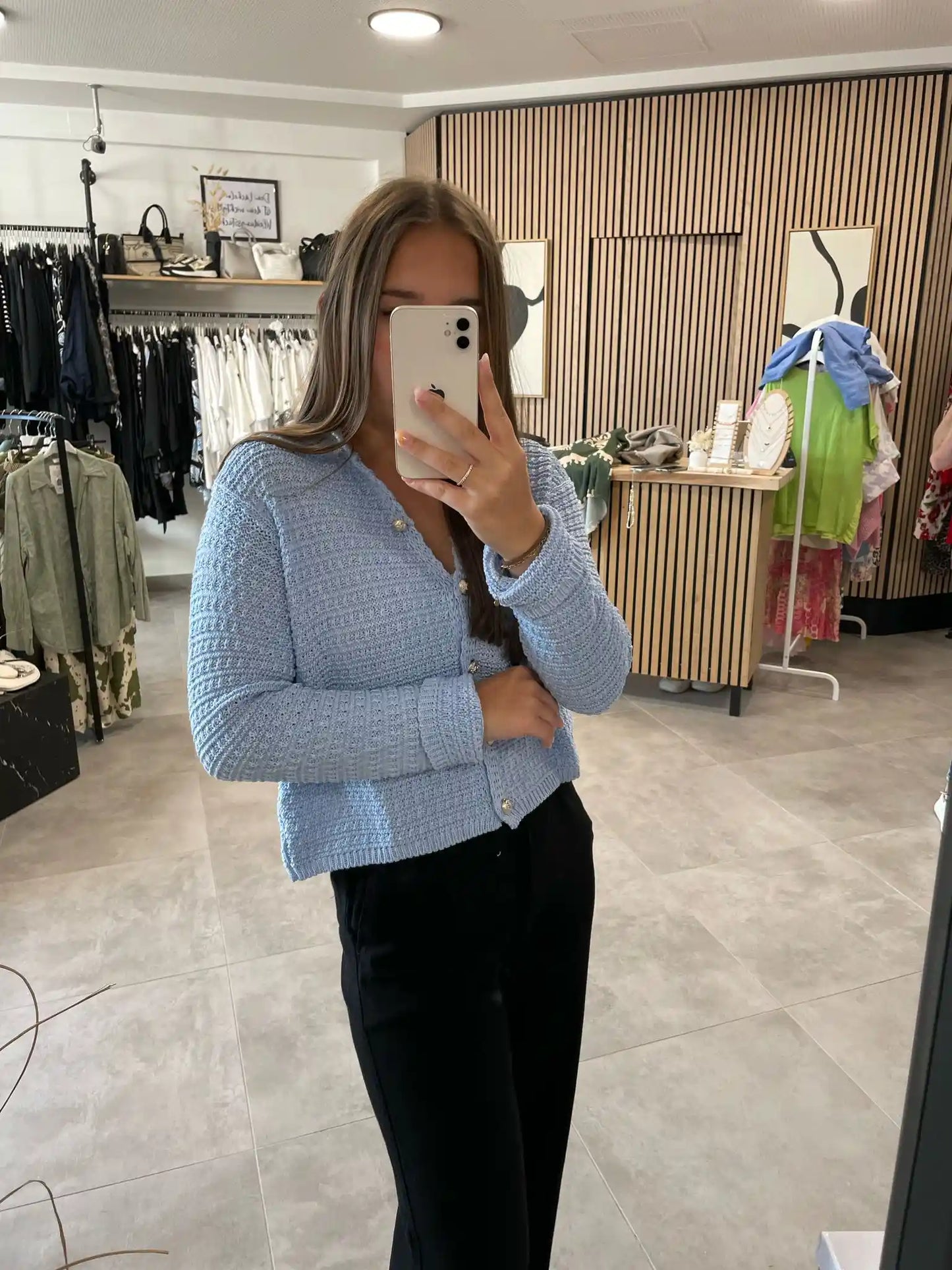 Strickjacke "Goldknöpfchen" Hellblau