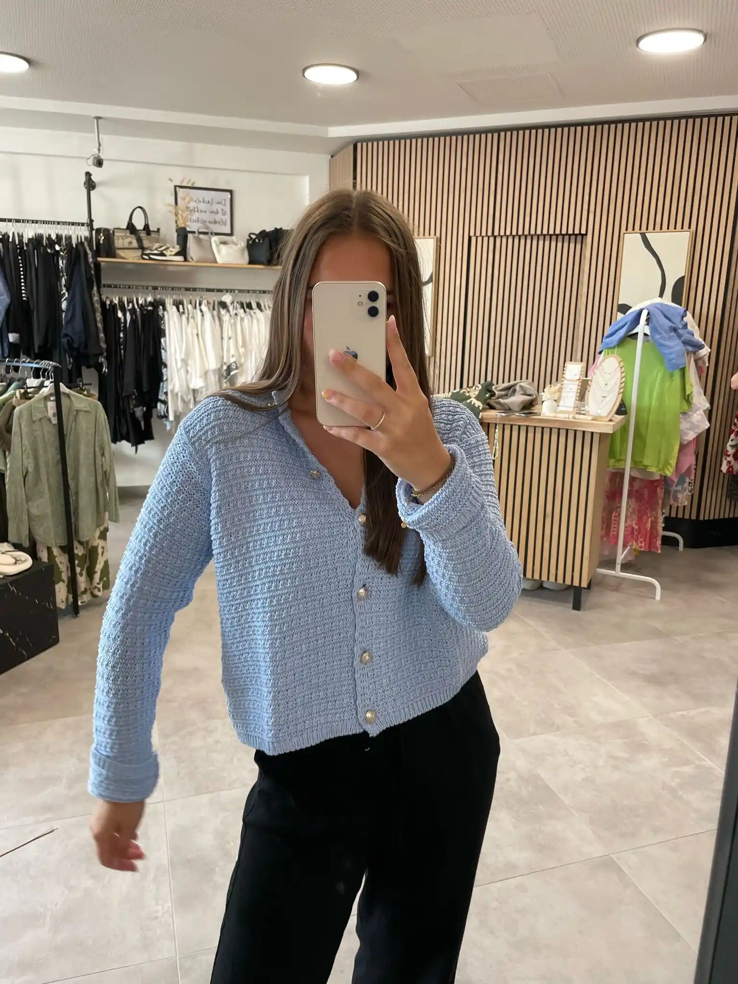 Strickjacke "Goldknöpfchen" Hellblau