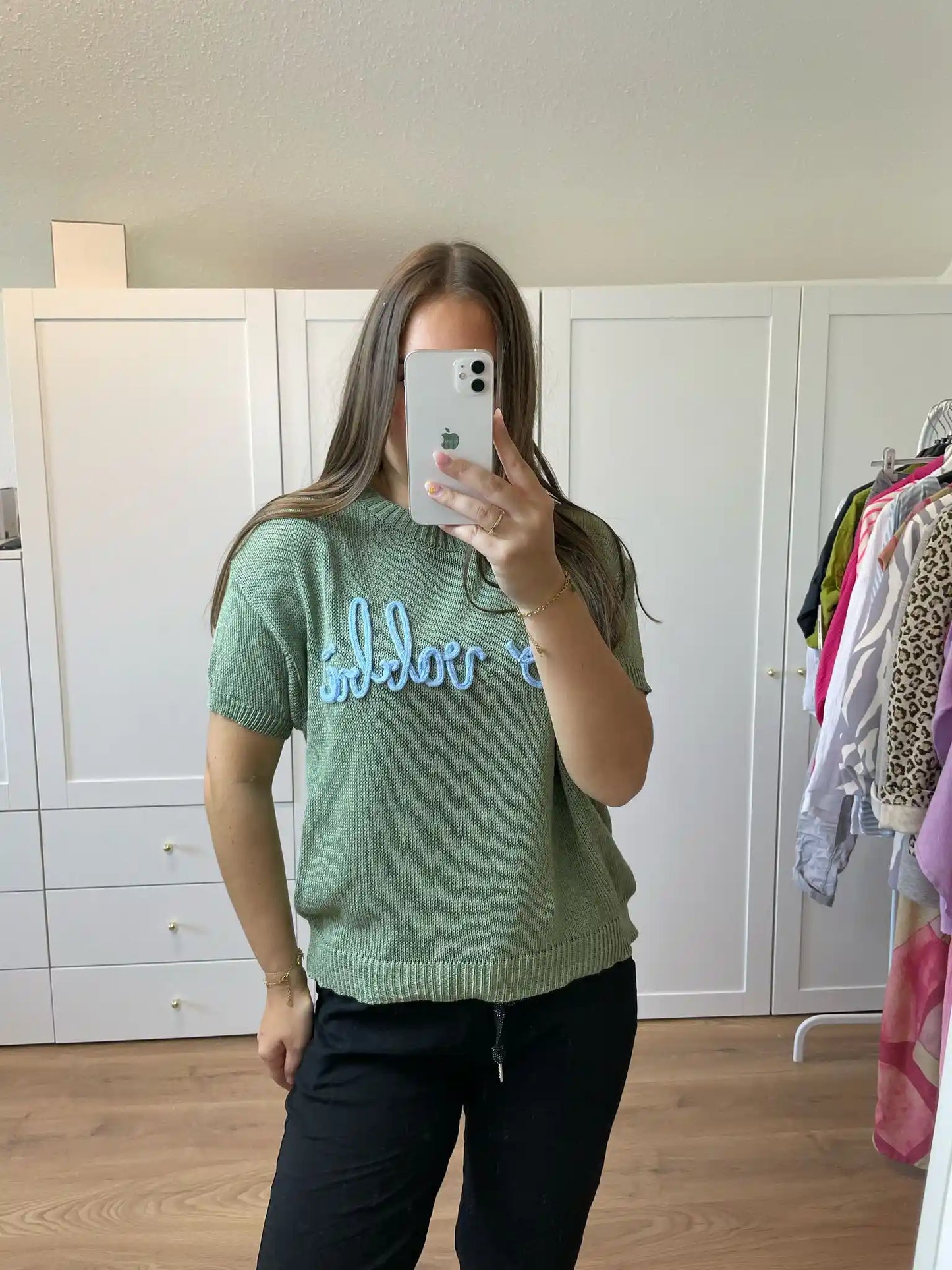 Kurzarmstrickshirt "Aufschrift" Olivegrün