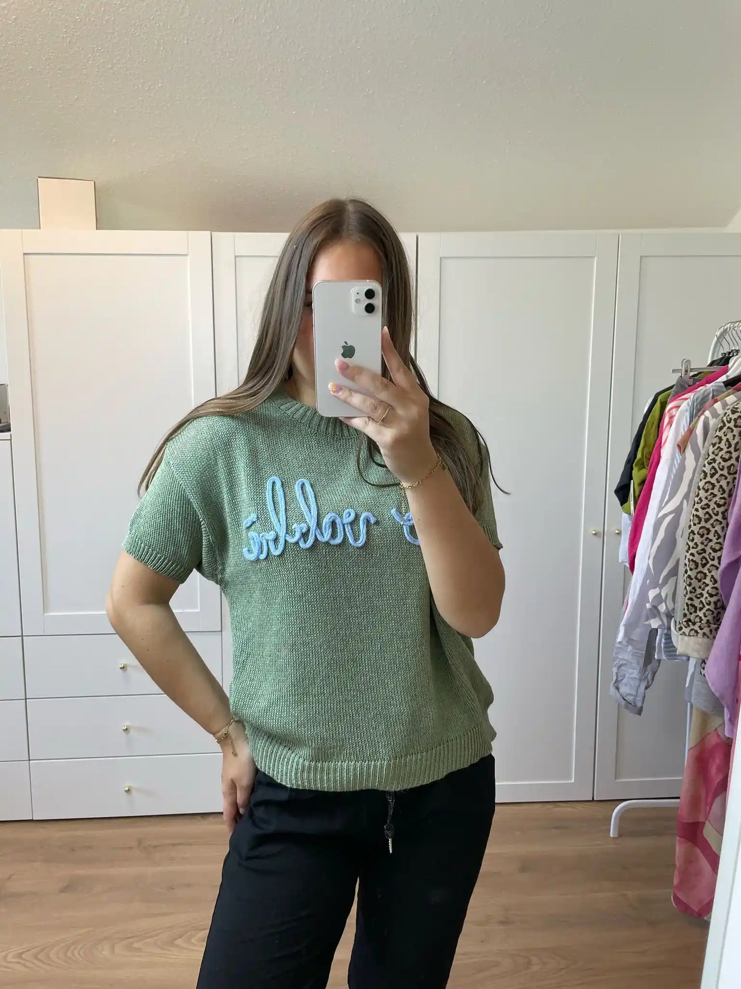 Kurzarmstrickshirt "Aufschrift" Olivegrün