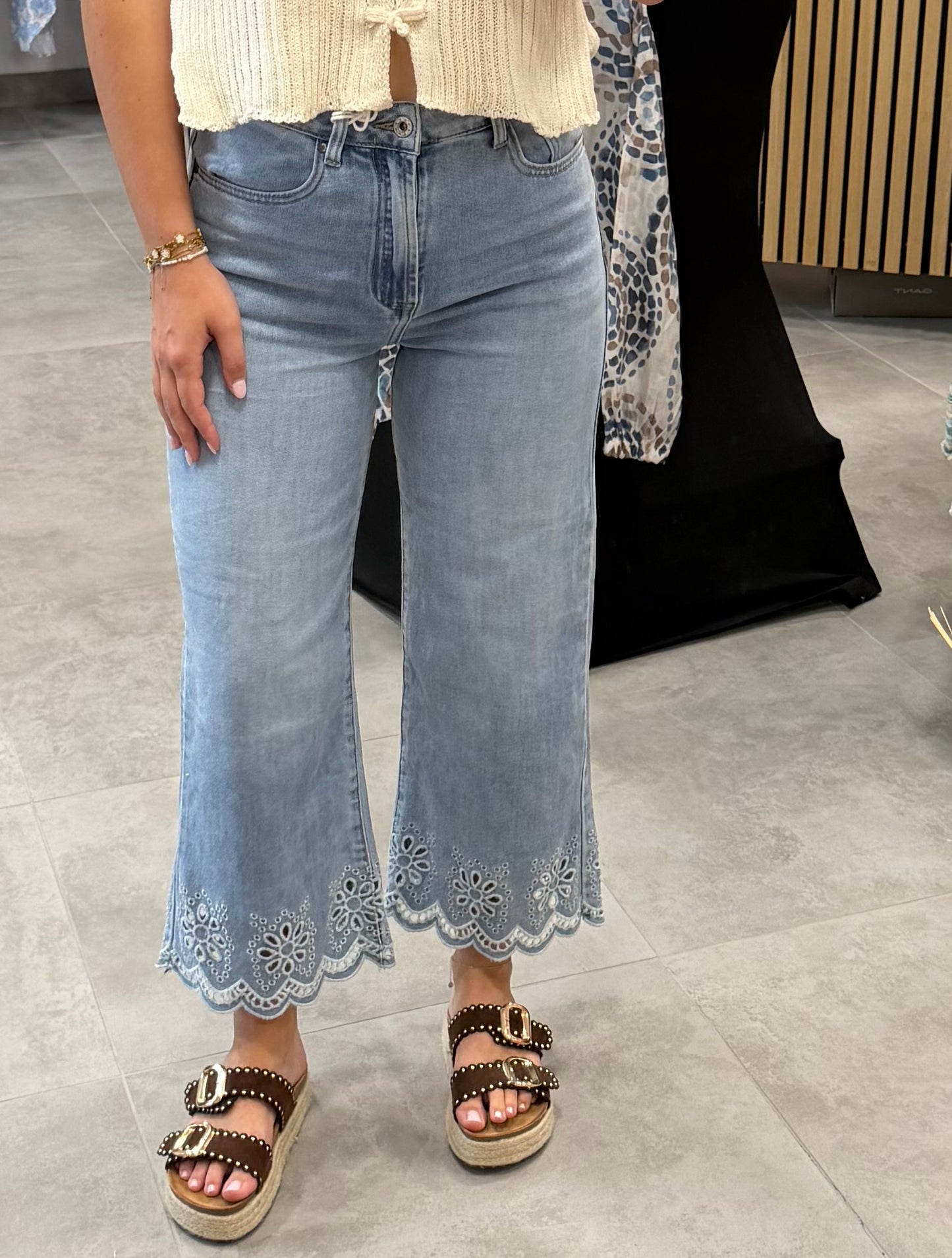 Jeans Hellblau