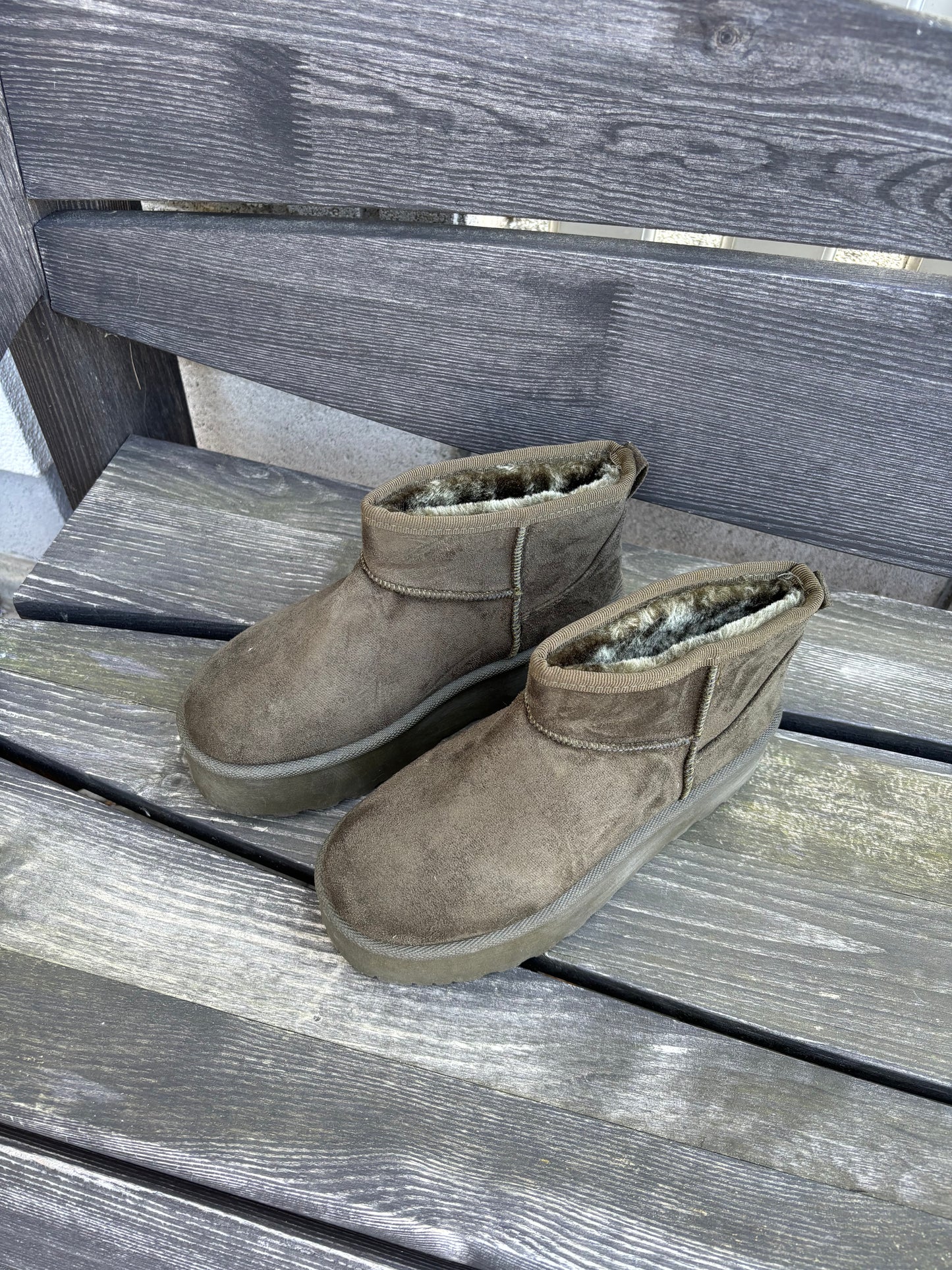 Boots „Cozy“ Olivegrün