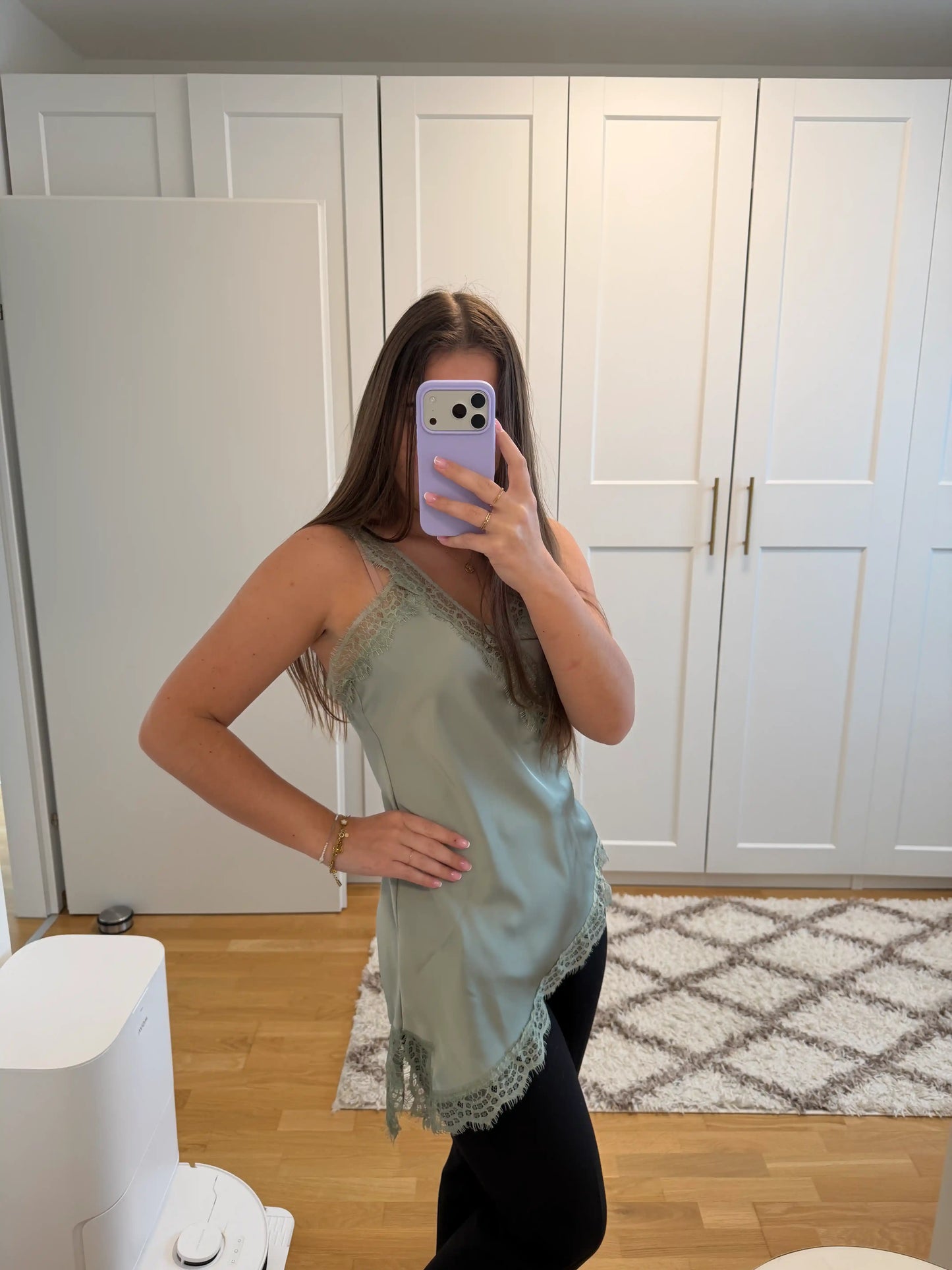Top "Lace Trim" Grün