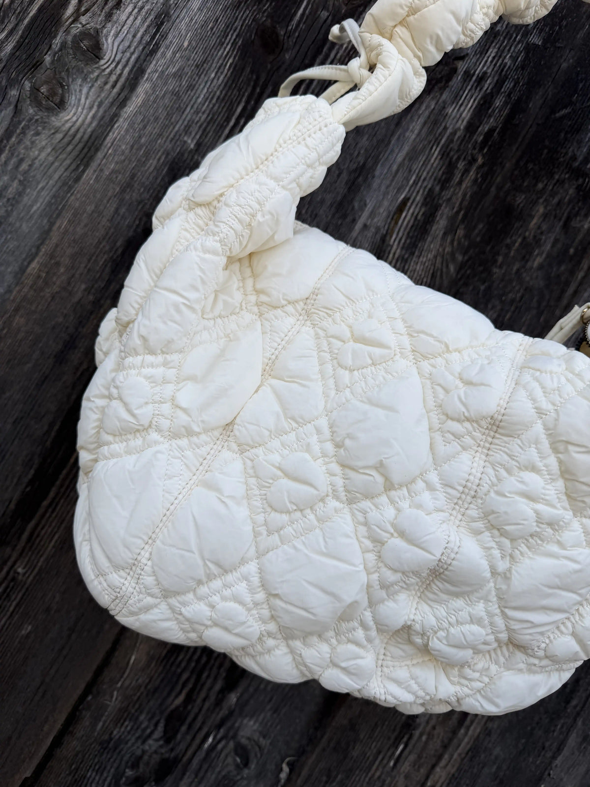 Tasche "Puffy Loop" Offwhite