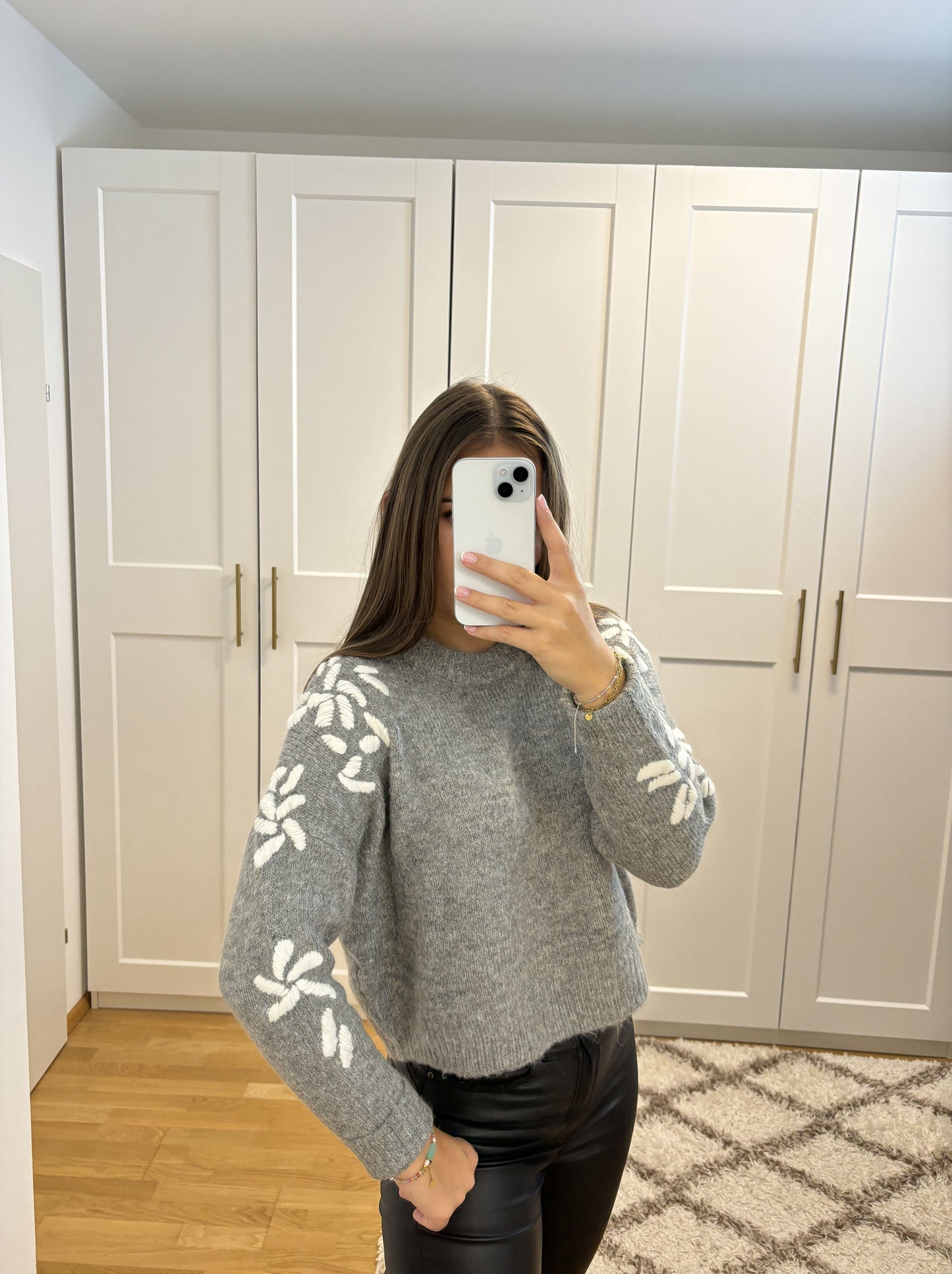 Strickpullover "Blumenkind" Grau