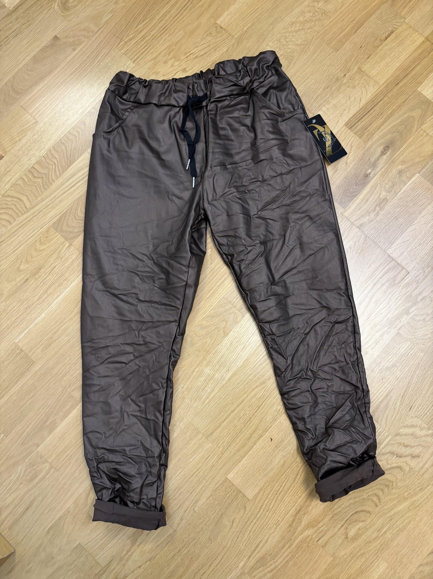 Jogpants/Stoffhose Lederimitat Schokobraun