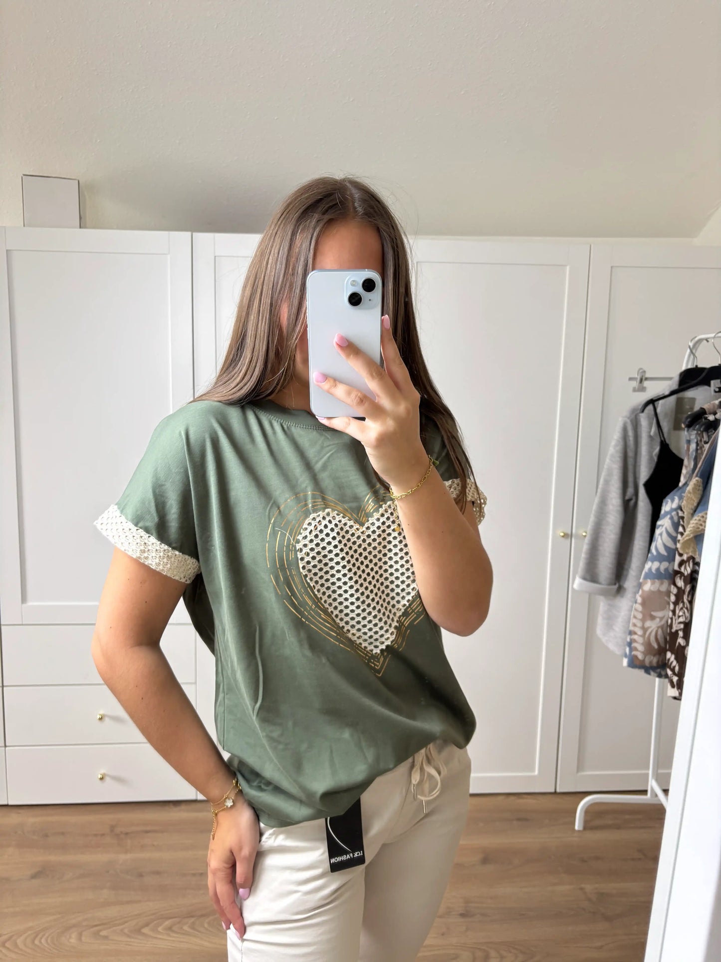 Shirt "Gitterherz" Olivegrün