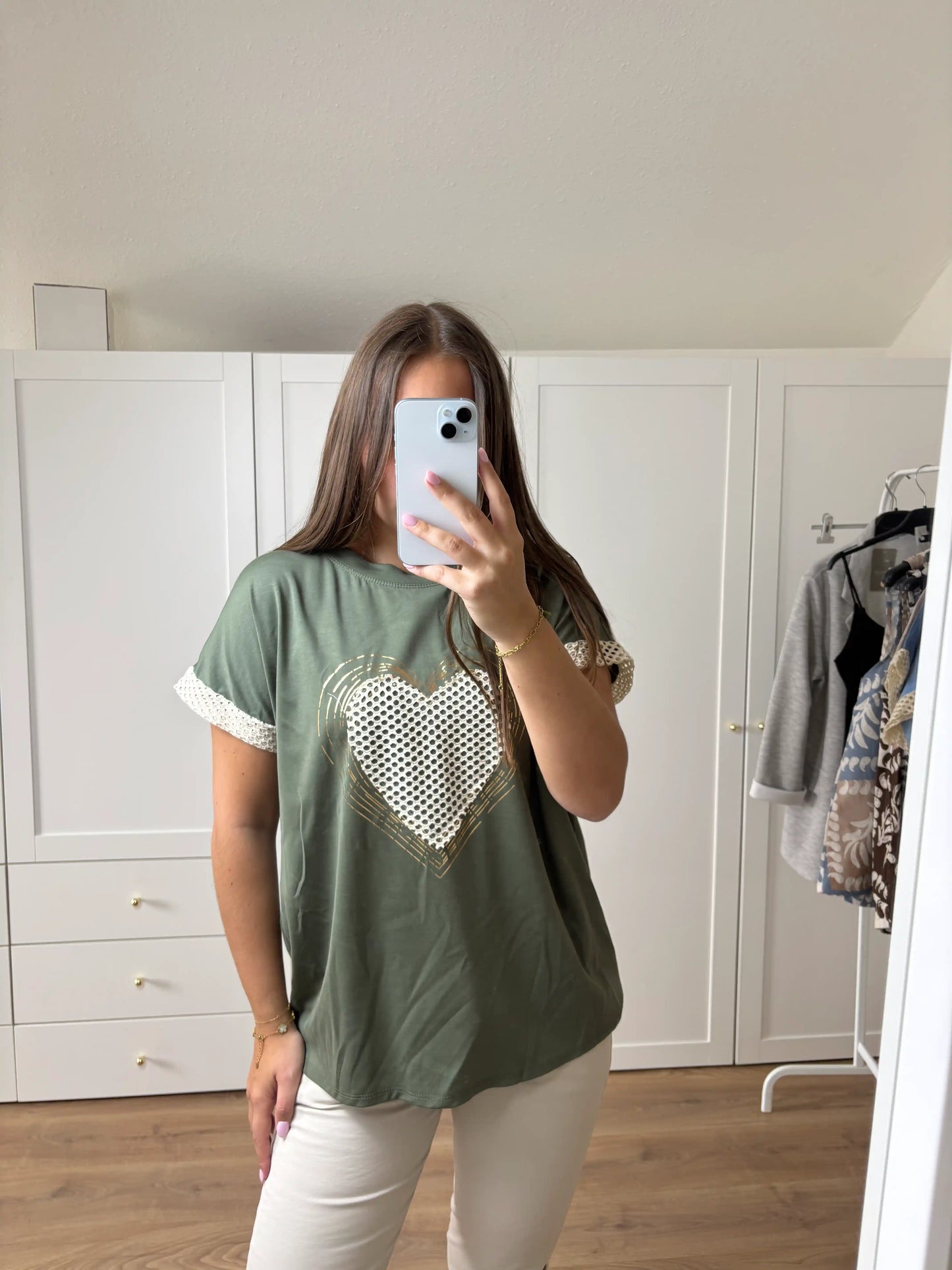 Shirt "Gitterherz" Olivegrün