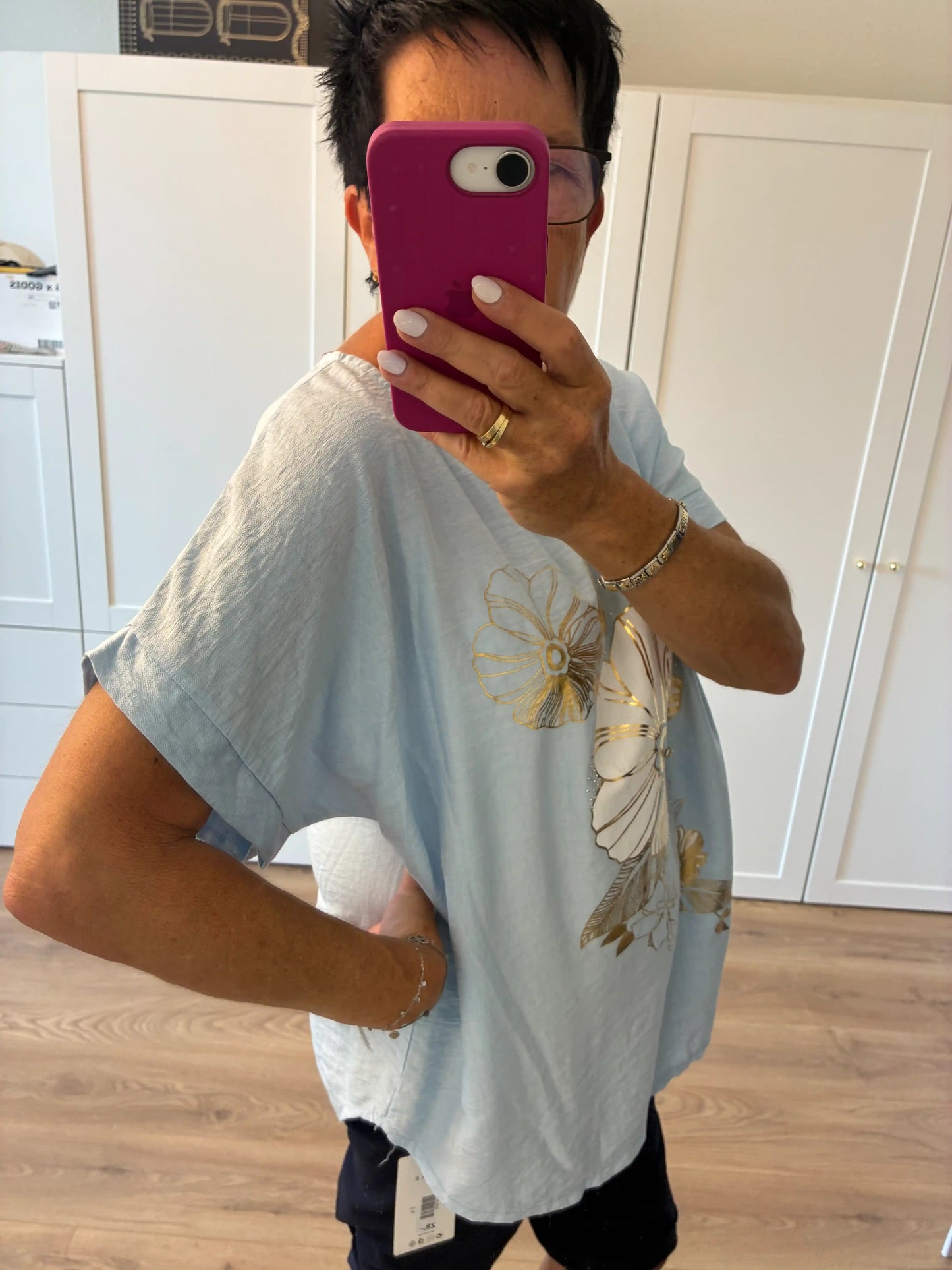 Shirt "Goldblume" Hellblau