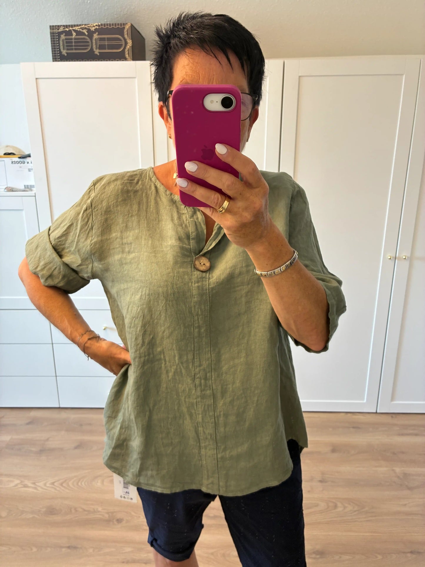 Leinenbluse "Holzknopf" Olive