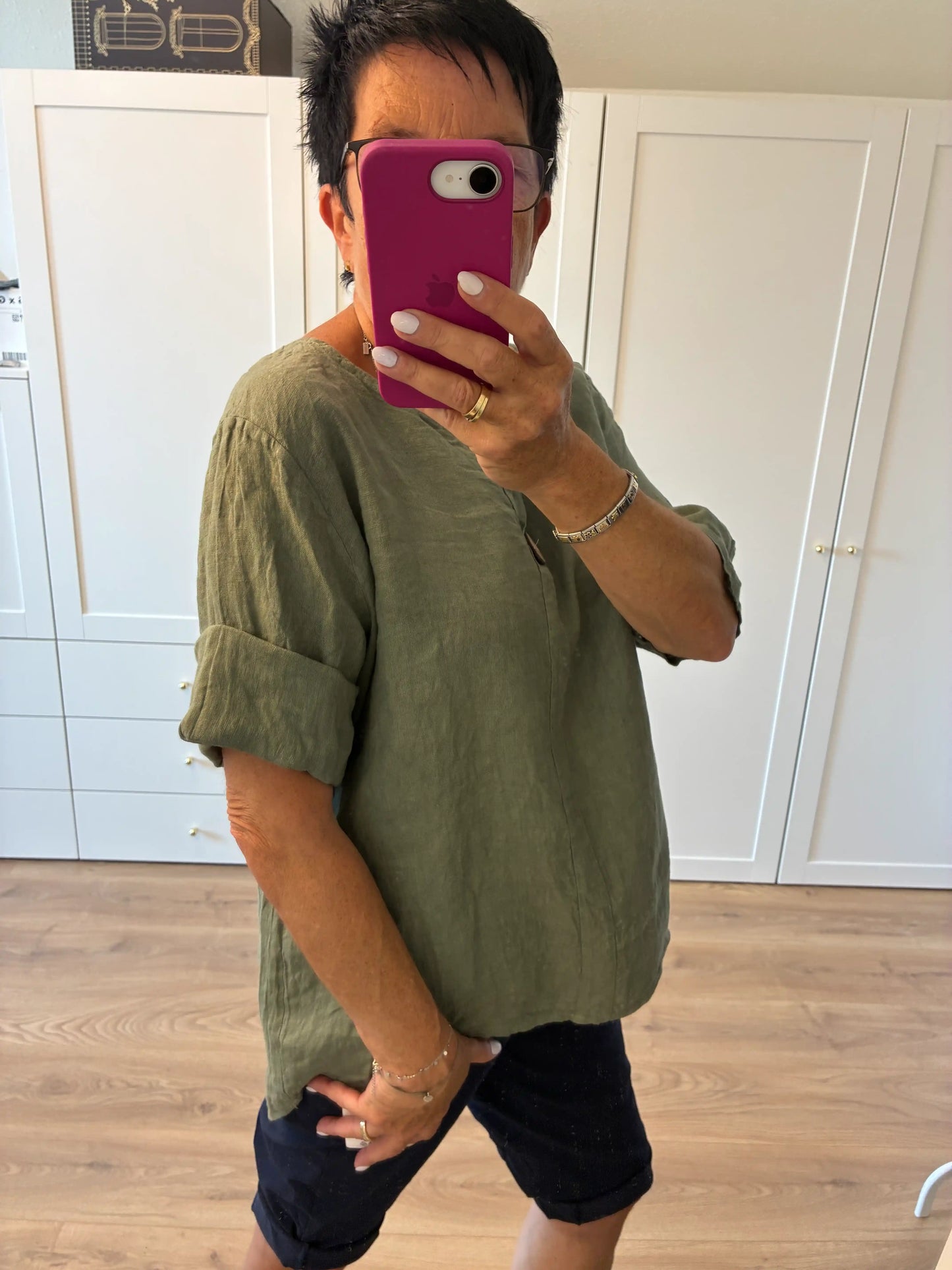 Leinenbluse "Holzknopf" Olive