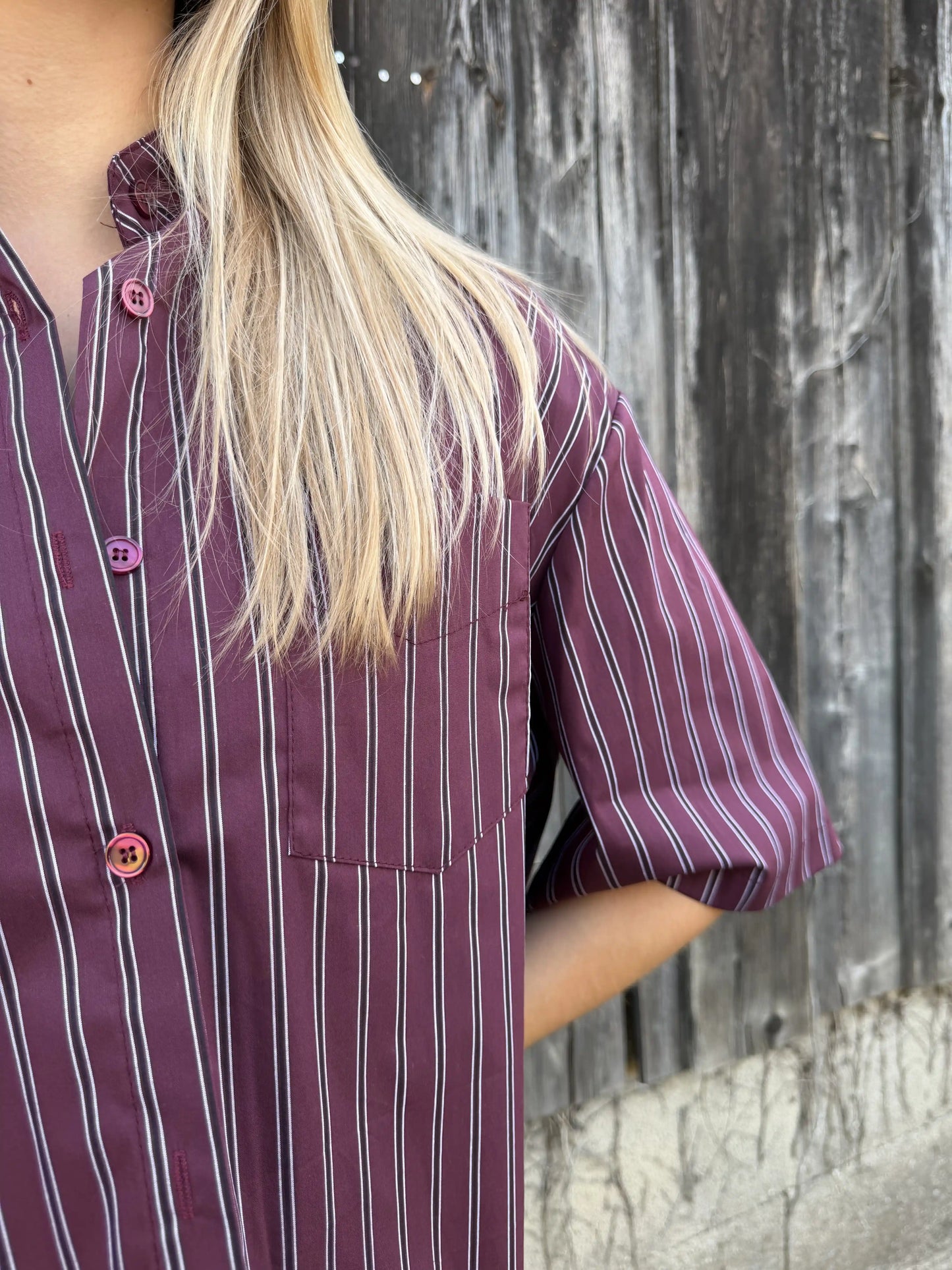 Crop-Bluse "Pinstripe" Weinrot