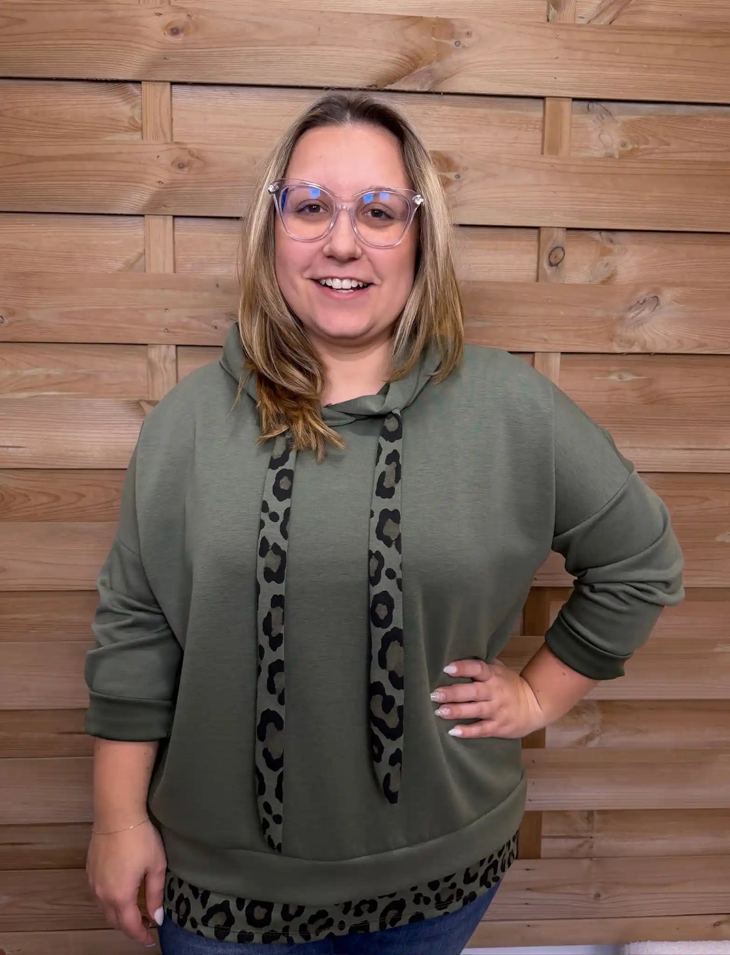 Hoodie "Leolove" Olivegrün