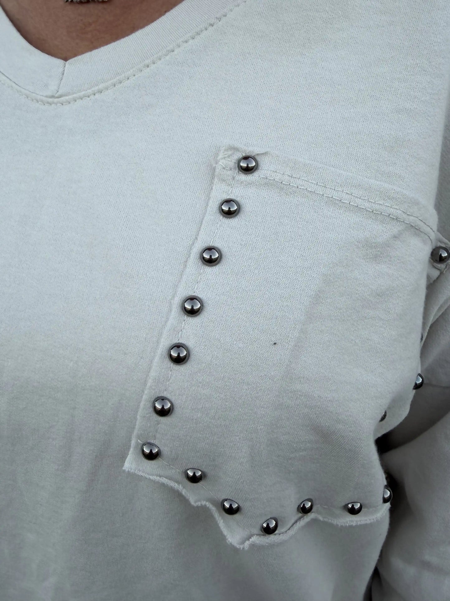 Langarmshirt "Nietentasche" Beige