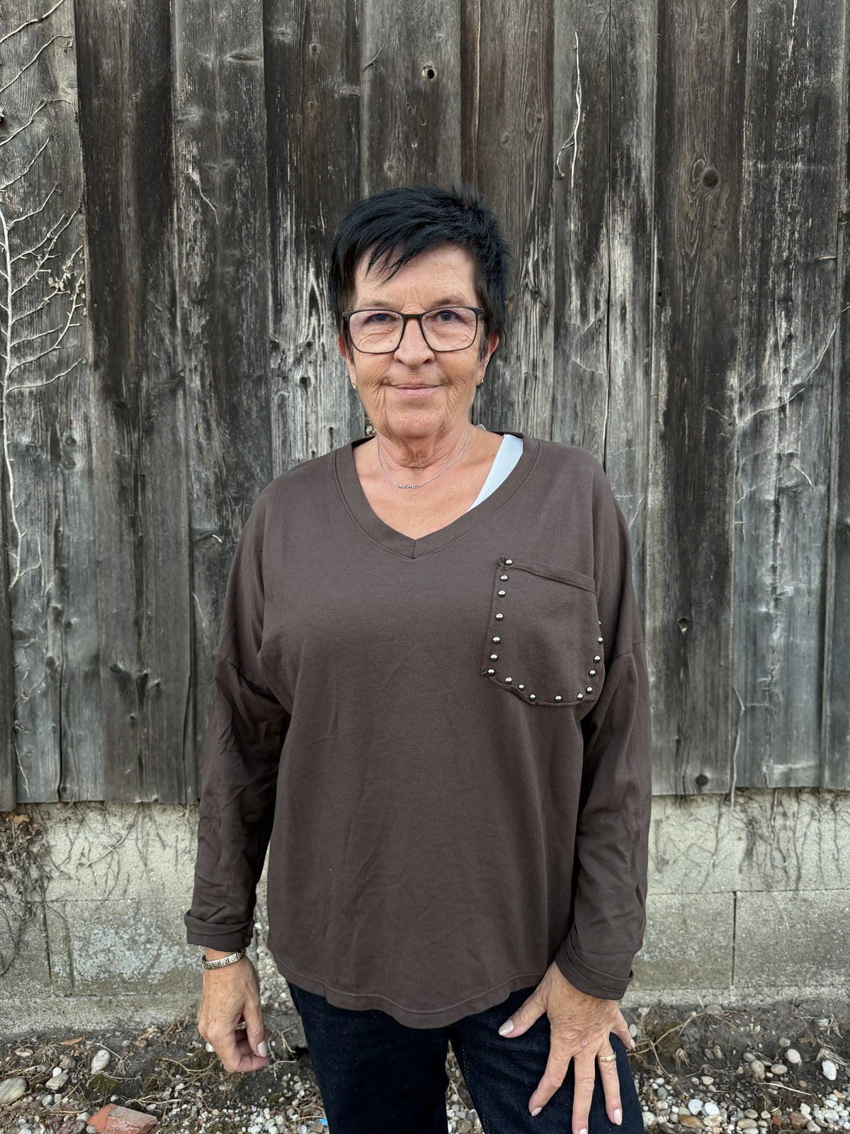 Langarmshirt "Nietentasche" Schokobraun