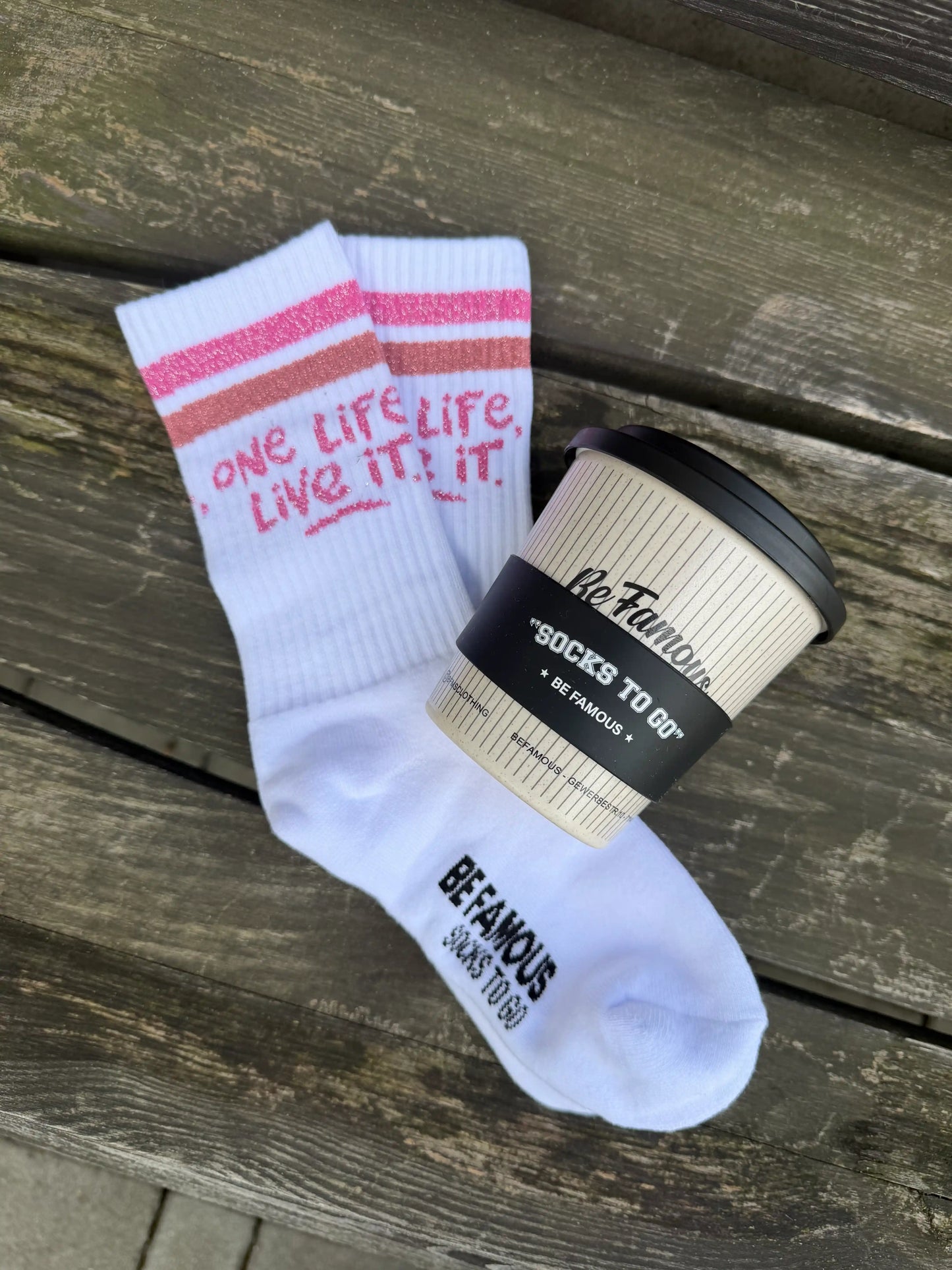 Socken "One Life, live it?"