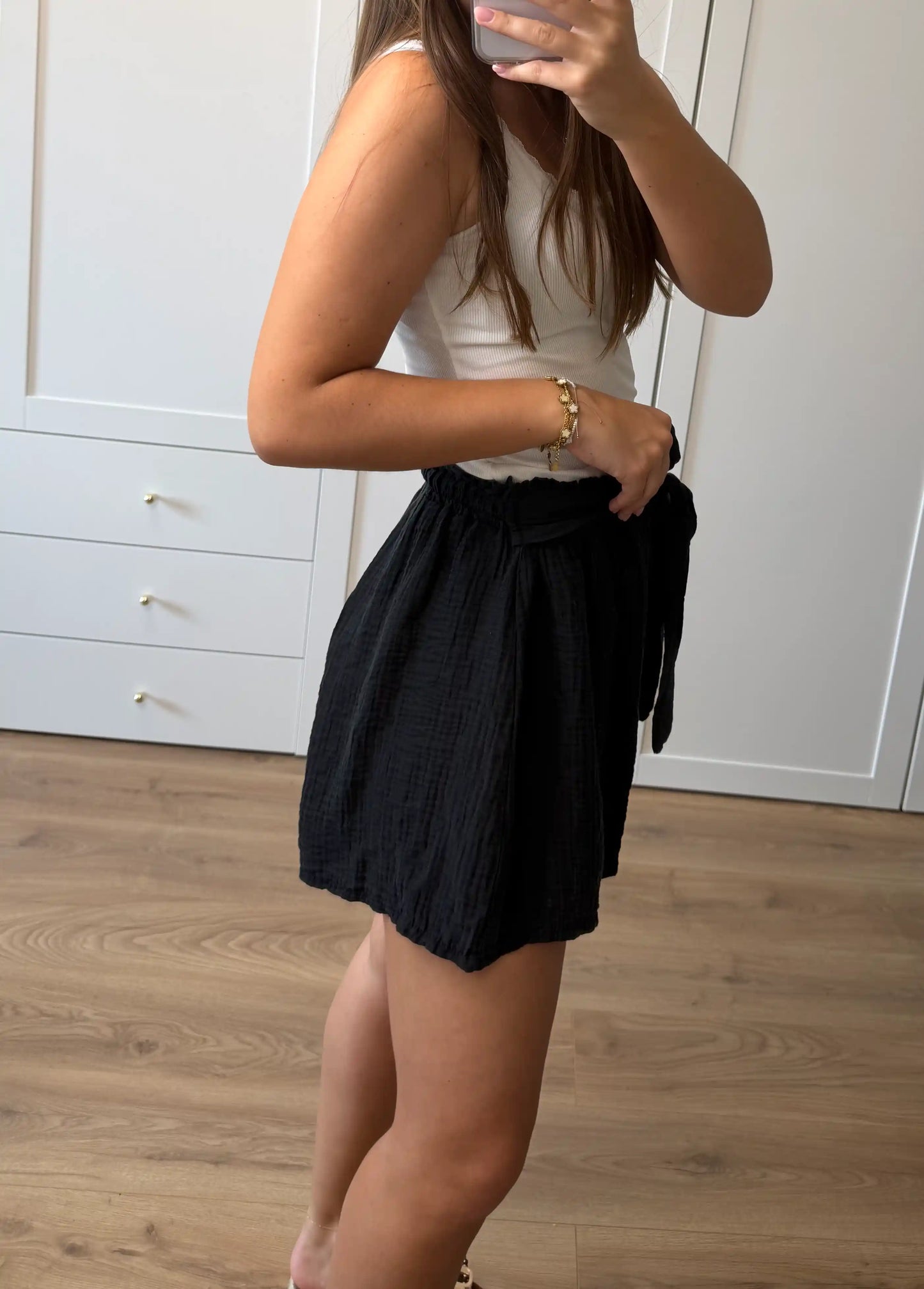 Short "Sage" Schwarz