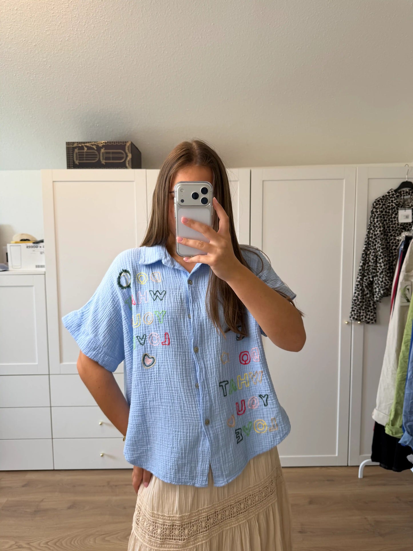 Musselinbluse "Dowhatyolove" Hellblau