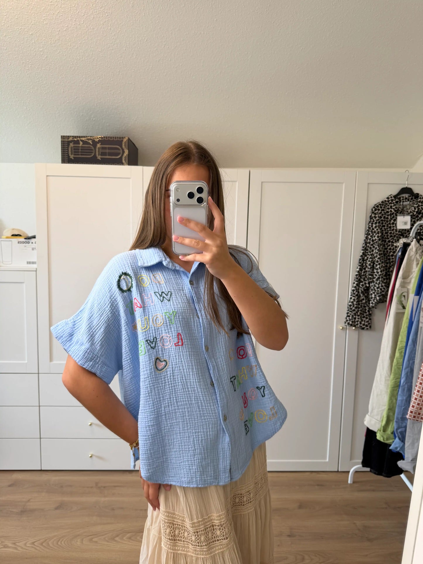 Musselinbluse "Dowhatyolove" Hellblau
