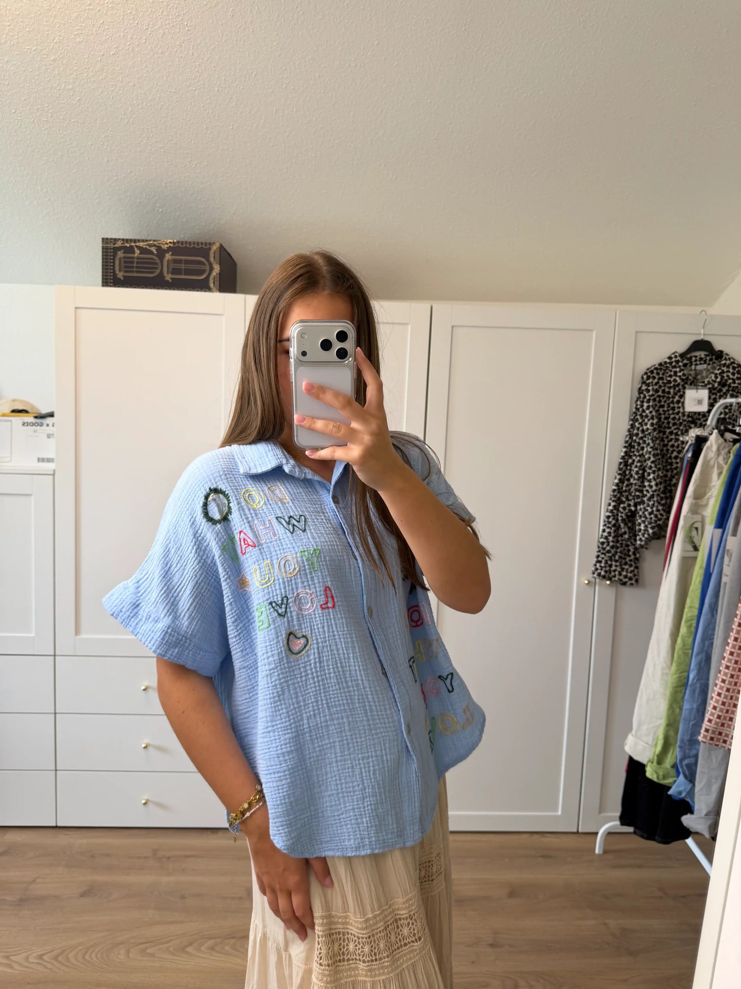 Musselinbluse "Dowhatyolove" Hellblau