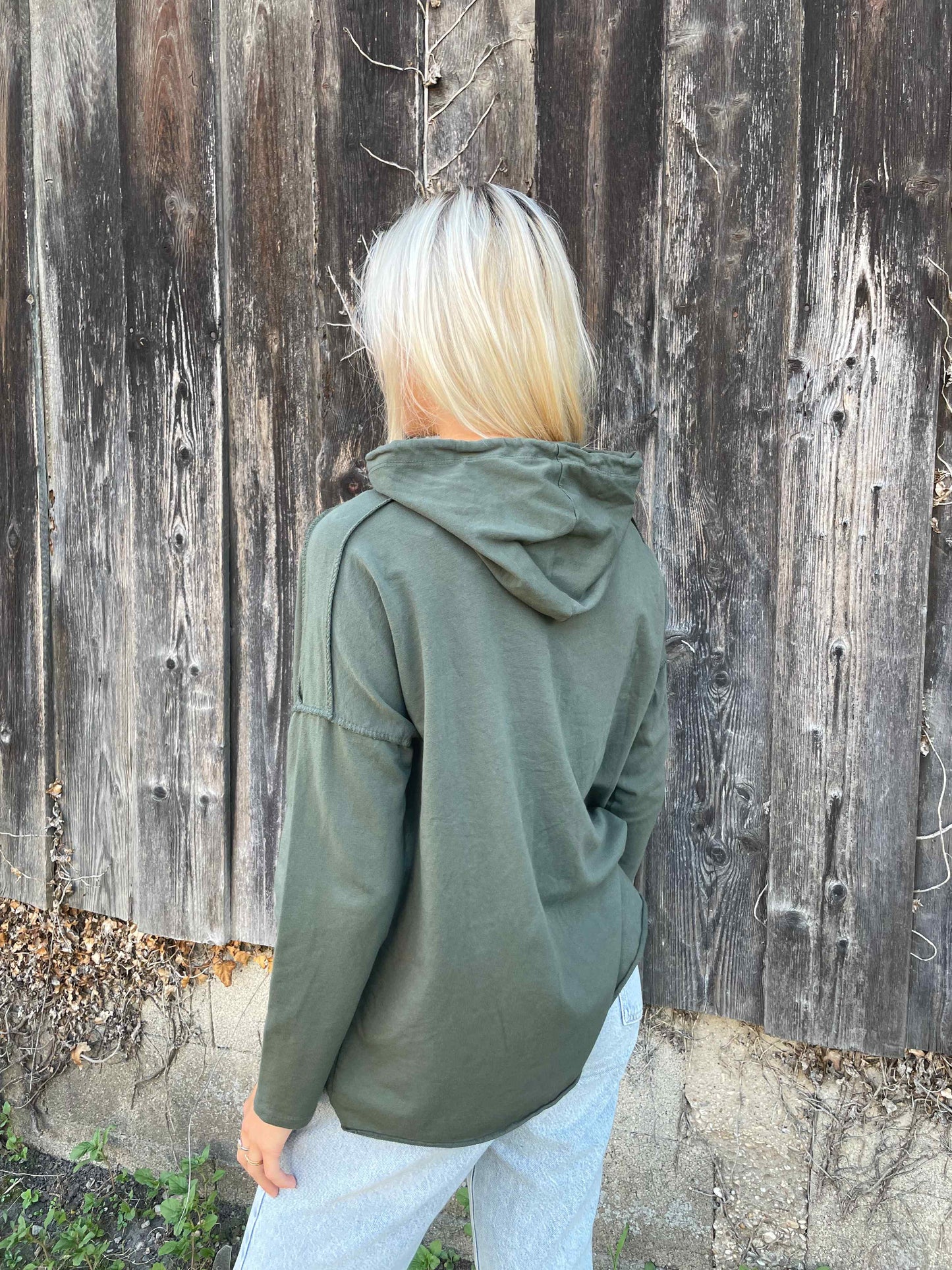 Kapuzenpullover "be happy" Olivegrün
