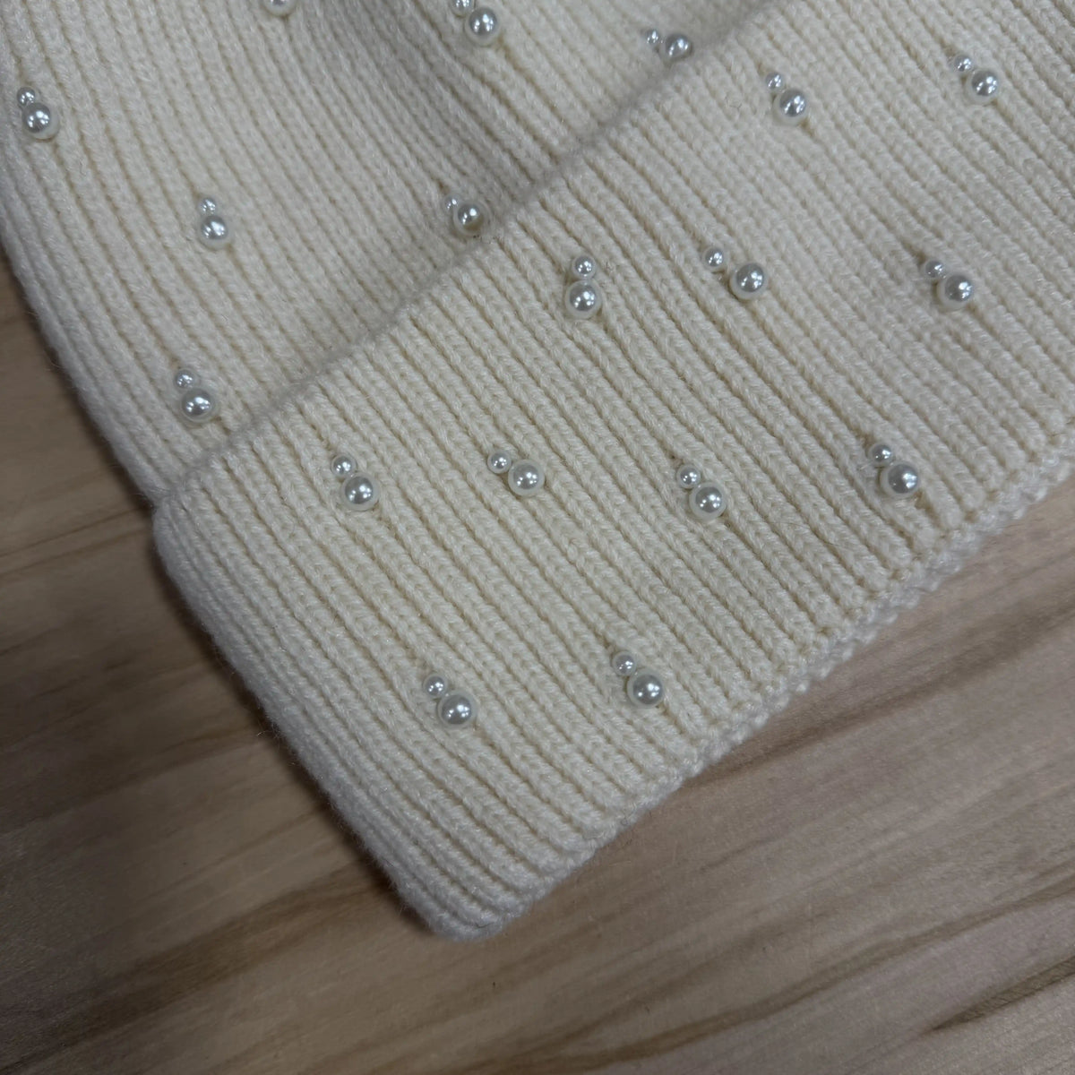 Beanie "Pearly Glow" Offwhite