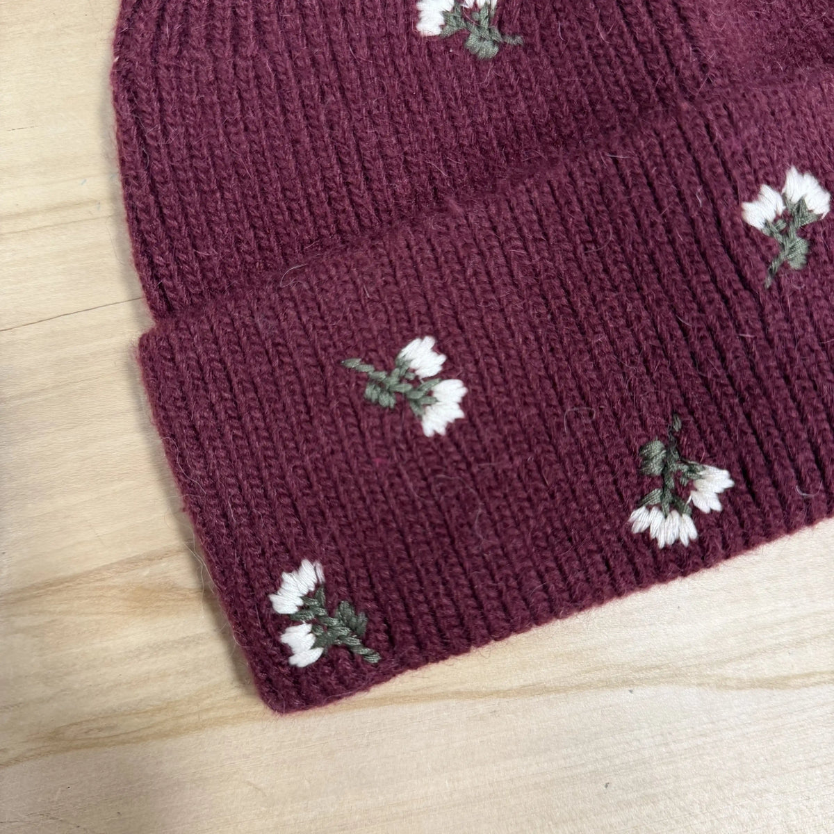 Beanie "Flora" Weinrot