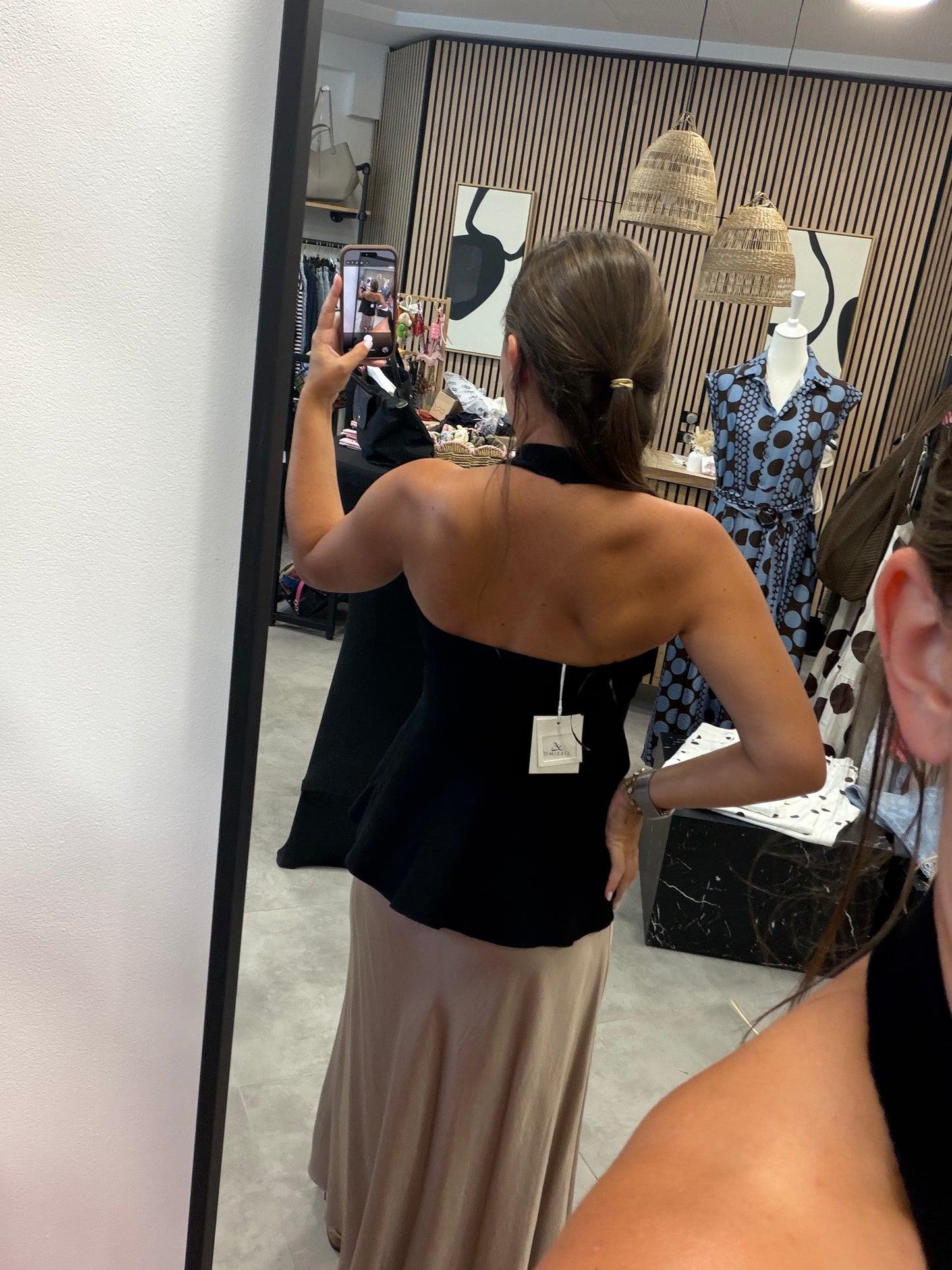 Top "Feminine" Schwarz