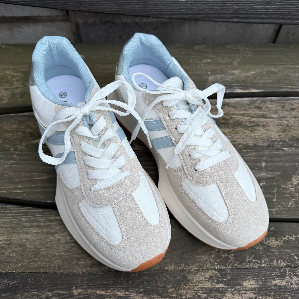 Sneaker "Blue Stripe Beige"