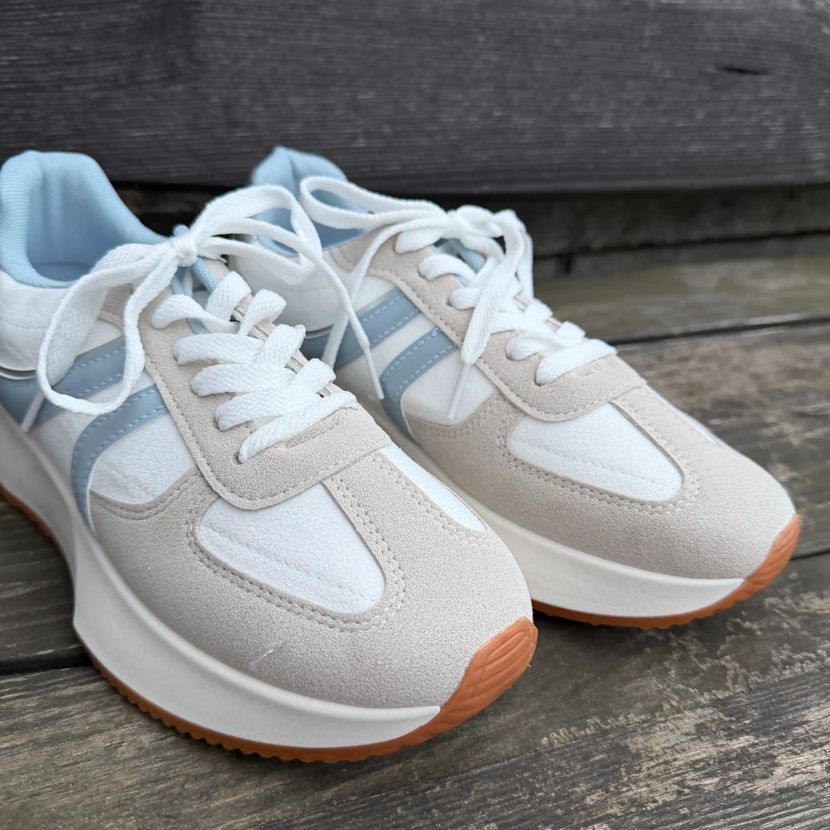 Sneaker "Blue Stripe Beige"