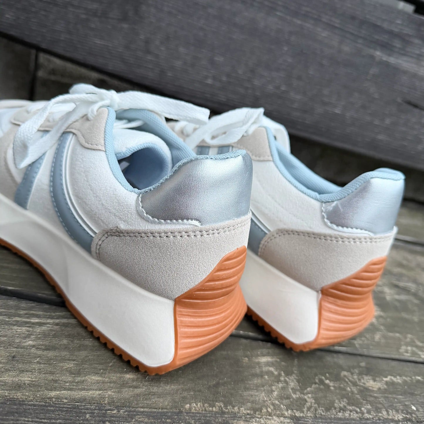 Sneaker "Blue Stripe Beige"