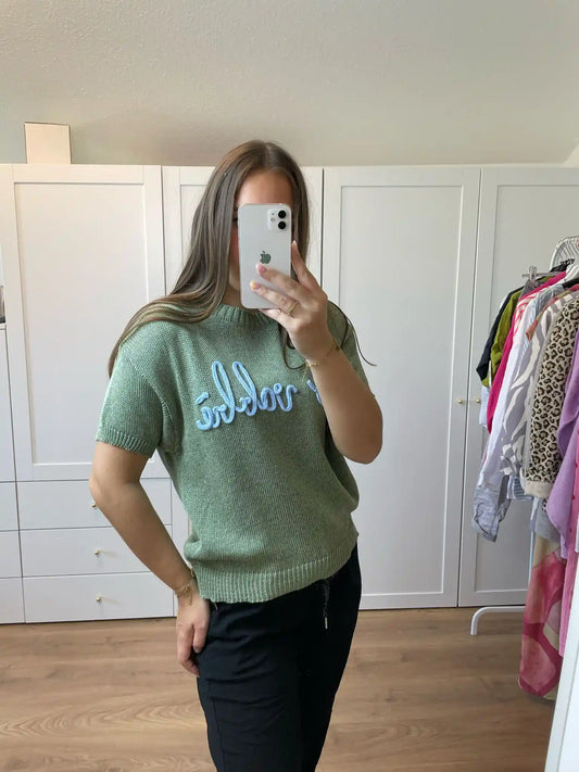 Kurzarmstrickshirt "Aufschrift" Olivegrün